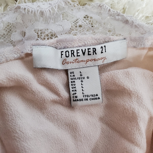 Forever21 tank top with lace. - Picture 5 of 5